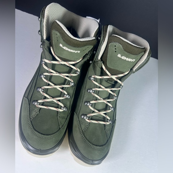 NIB LOWA Women’s Renegade GTX MID Ws Grey/Green Panna Boots - Size: 10 1/2 US - Picture 5 of 15